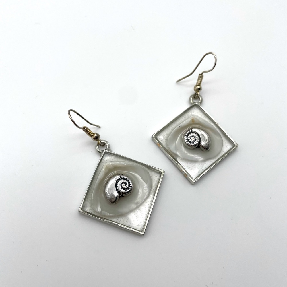 ⭐️ Beach Shell Earrings